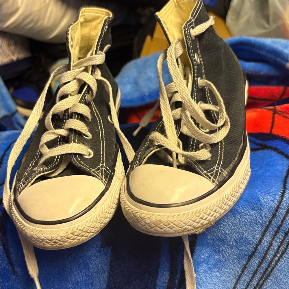 Converse Black and White High-Tops 2Y